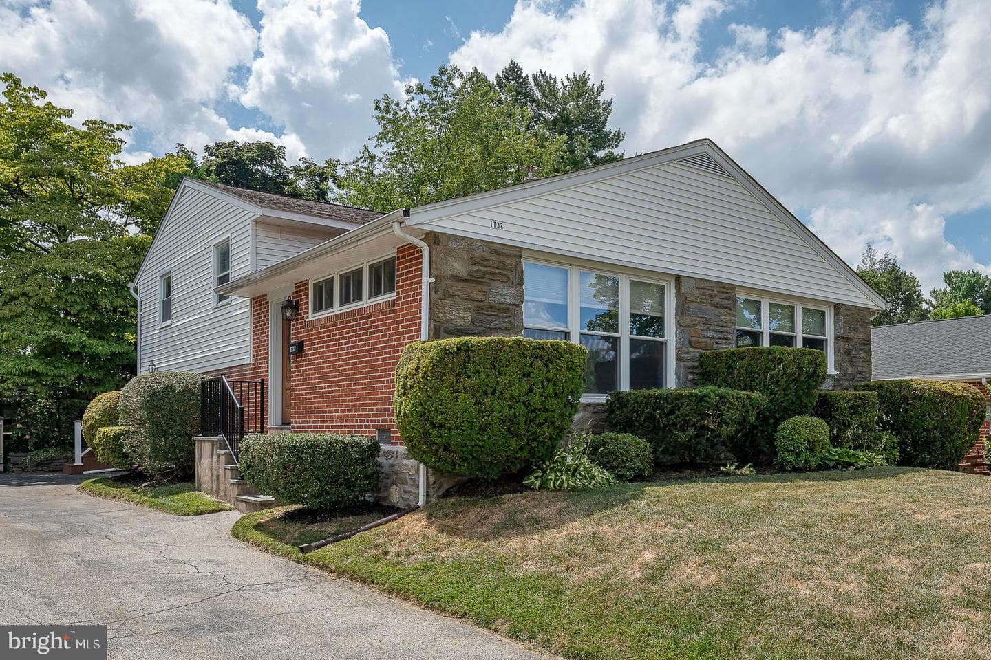1732 Green Valley Road photo 2