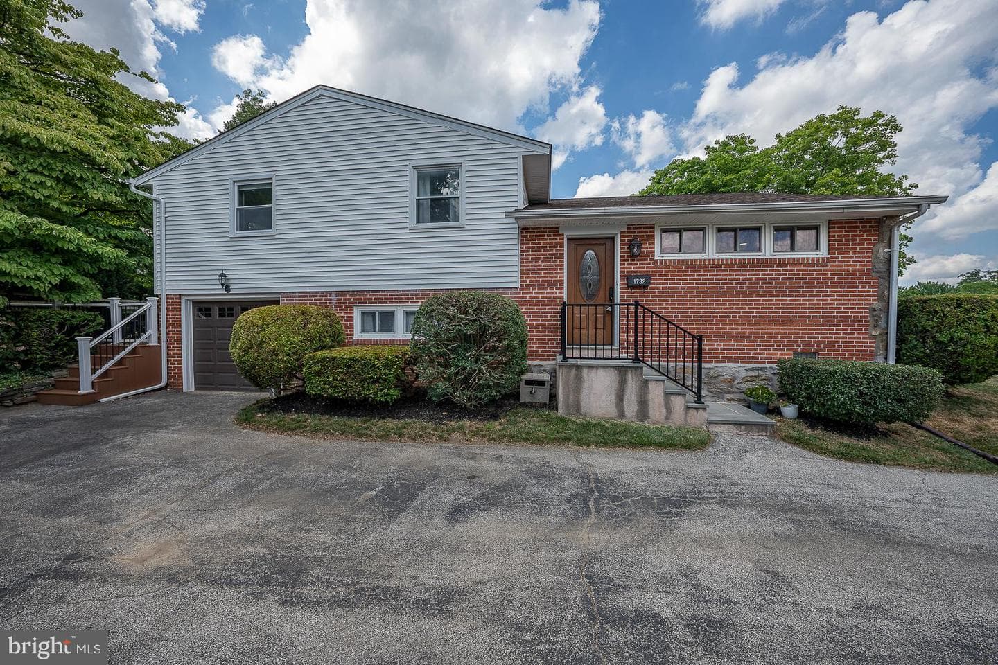 1732 Green Valley Road photo 3