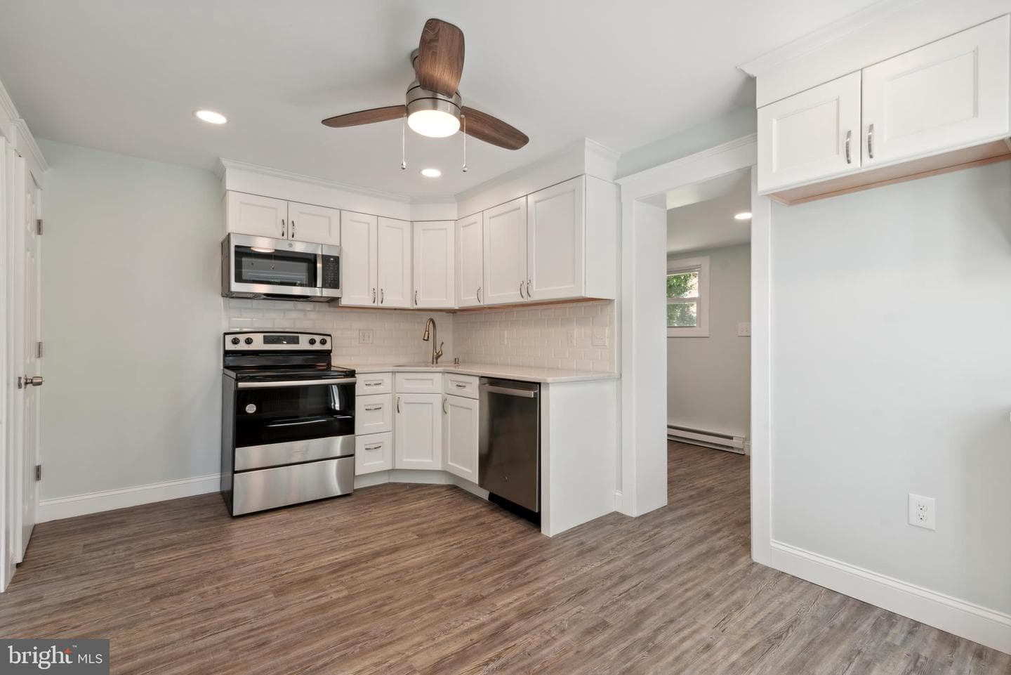 3933 Dennison Avenue photo 8