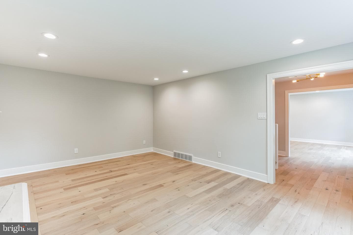 434 Barclay Road photo 12