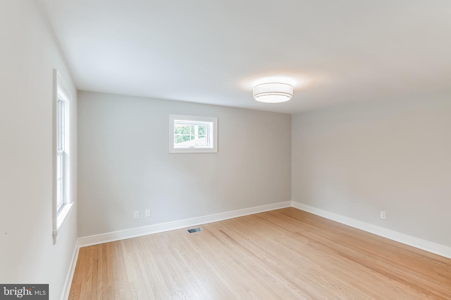 434 Barclay Road photo 19