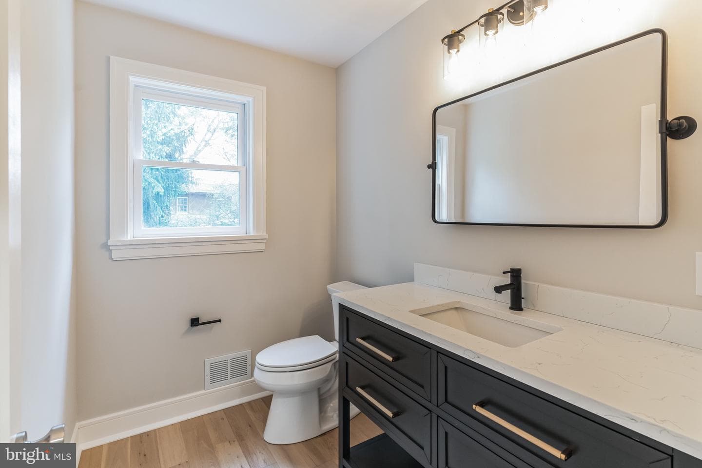 434 Barclay Road photo 23