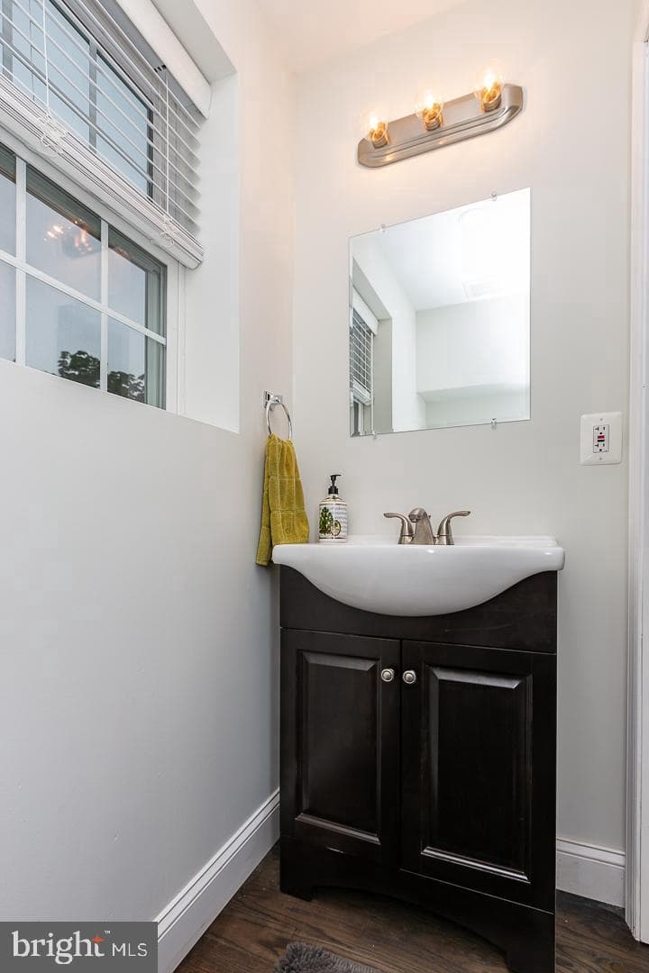 606 Covington Road photo 9