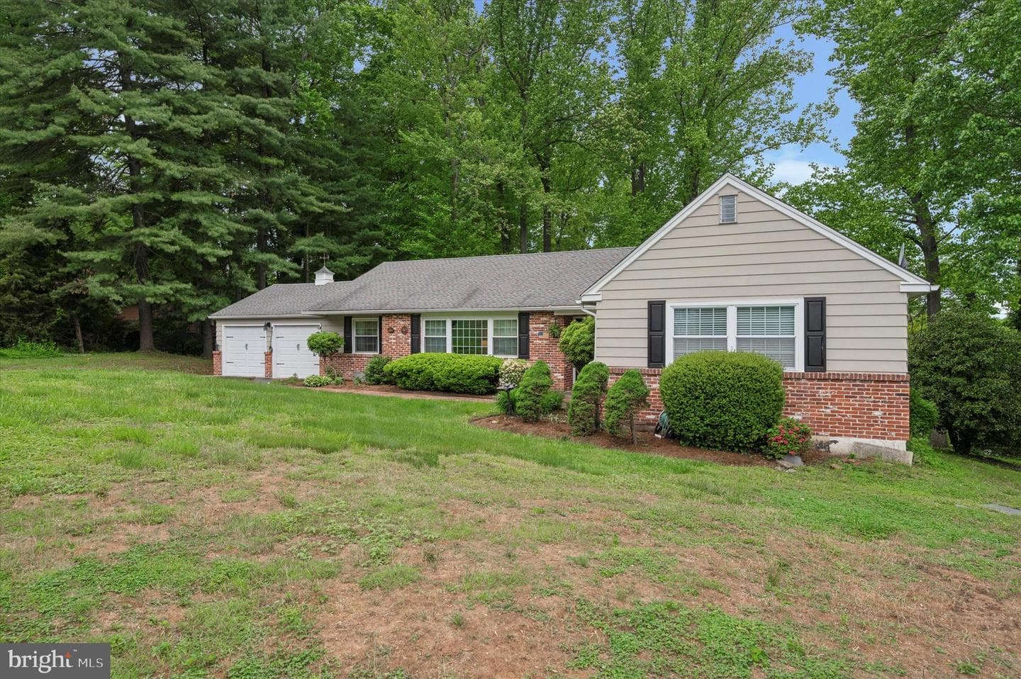 206 Fawnhill Road photo 2
