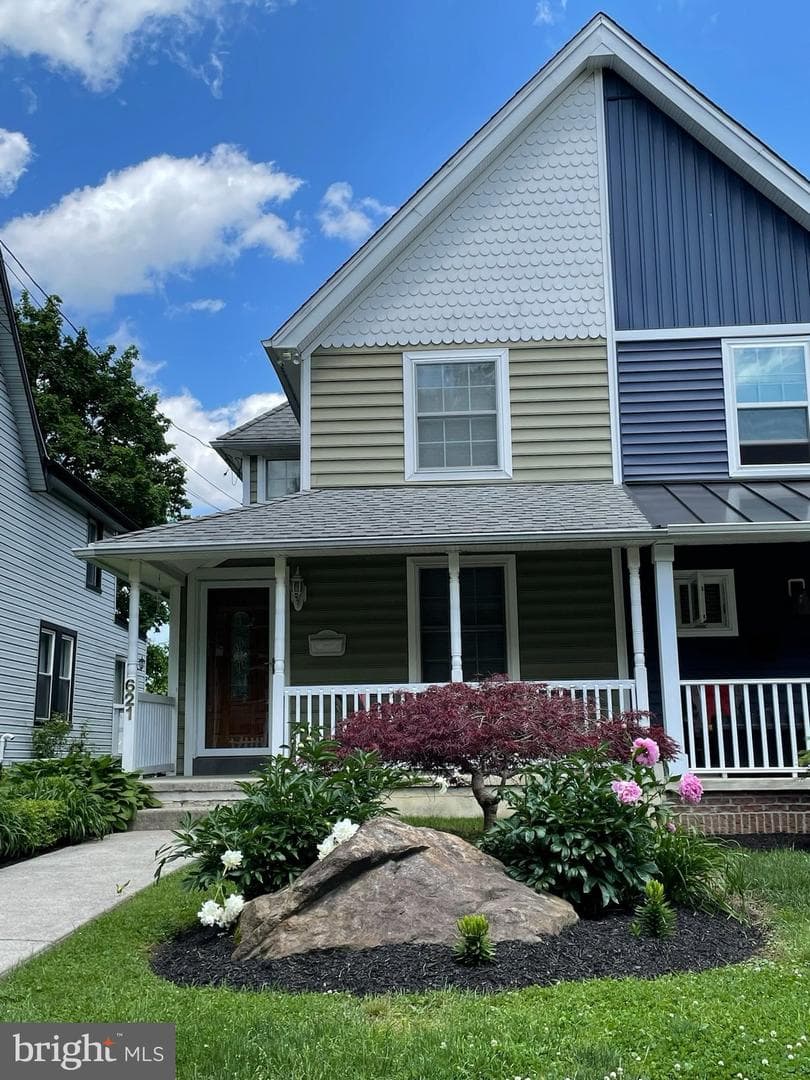 621 Summer Street photo 2