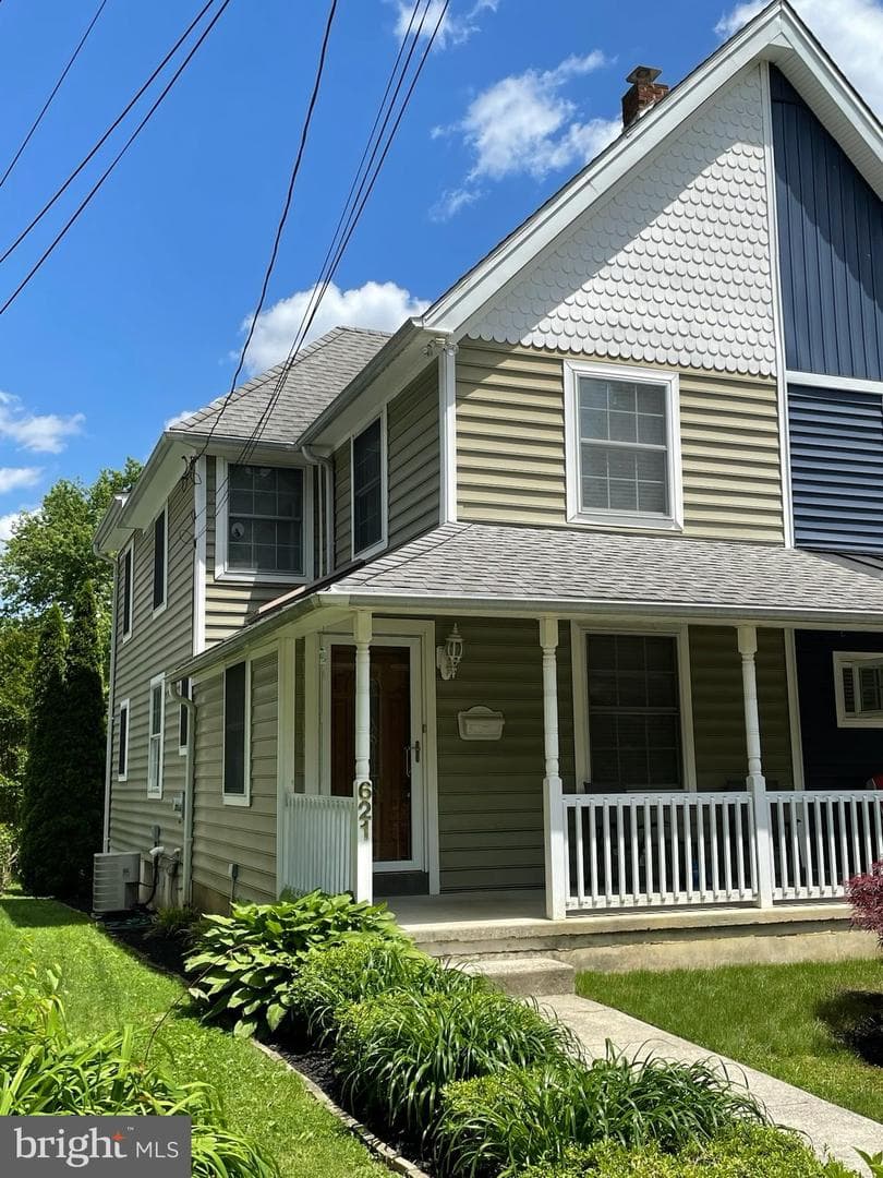 621 Summer Street photo 4