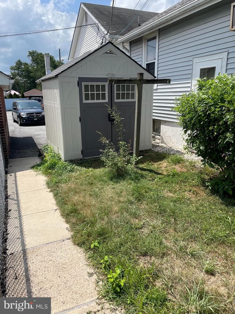 1572 Huddell Avenue photo 10