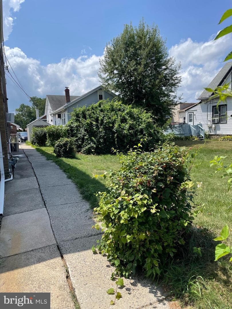 1572 Huddell Avenue photo 9