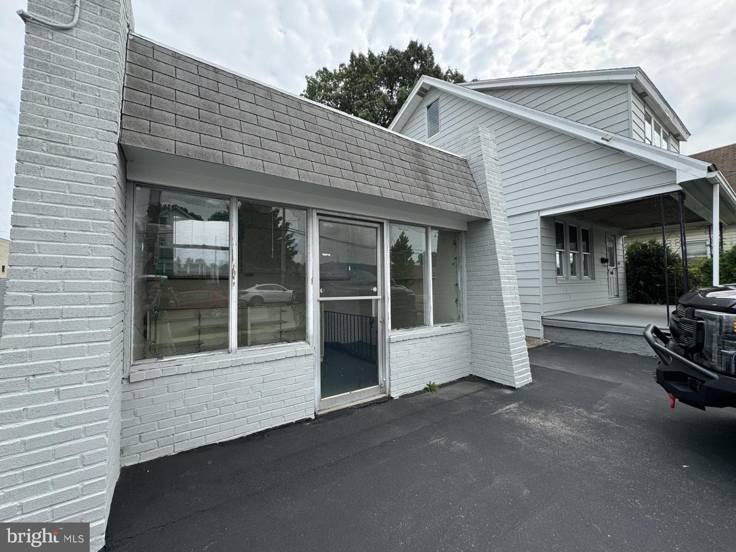 1118 Macdade photo 3