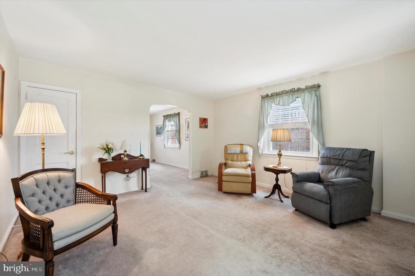 119 Foster Avenue photo 4