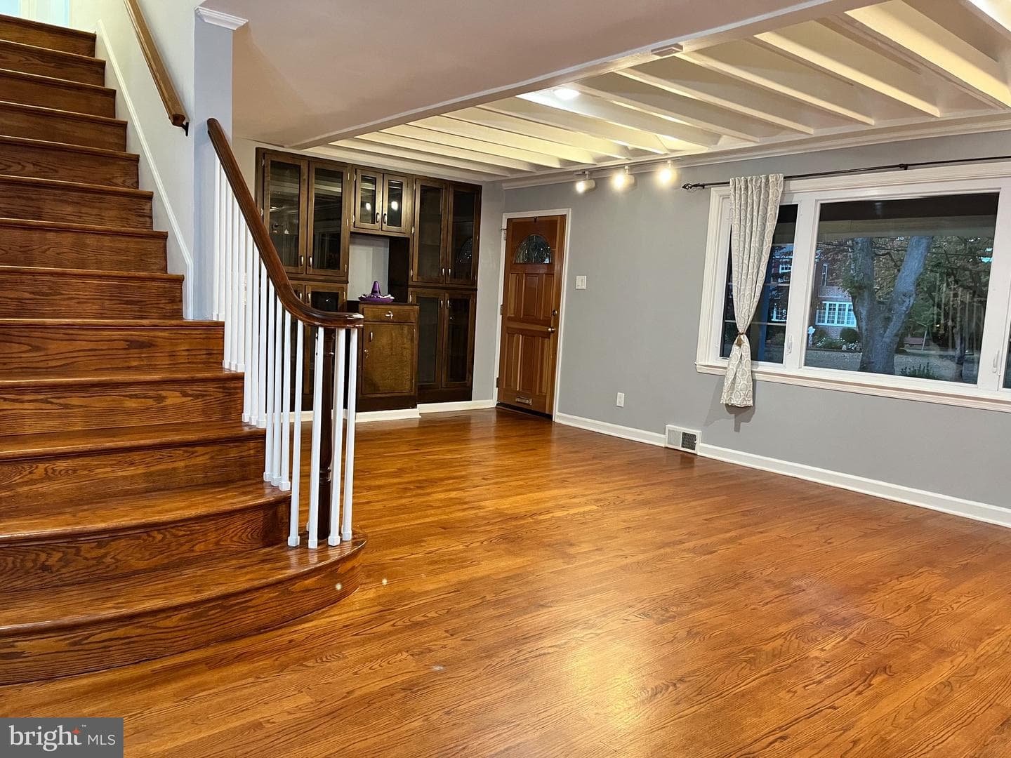 530 Woodglen Road photo 5