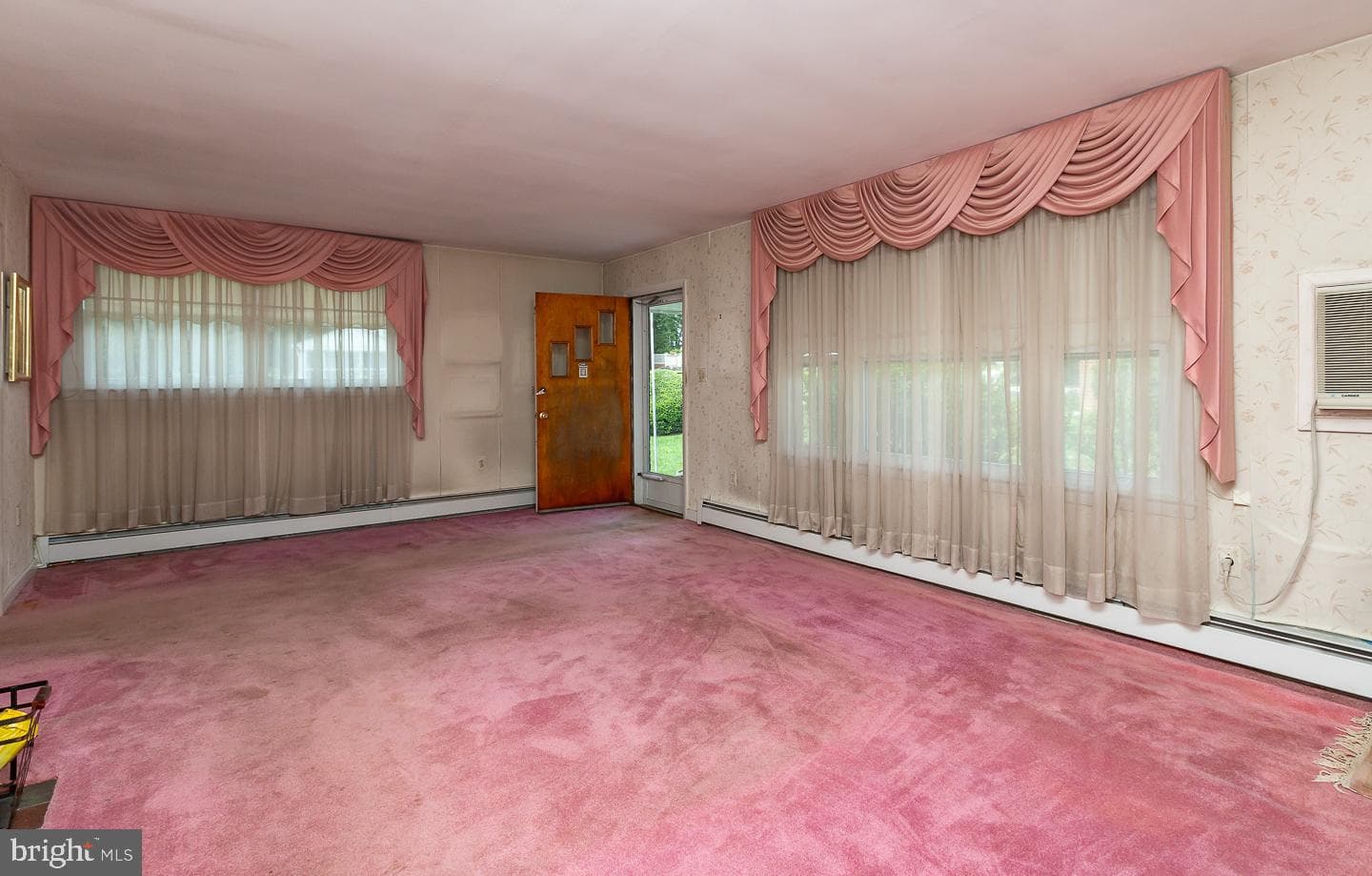 2215 Dickens Lane photo 6