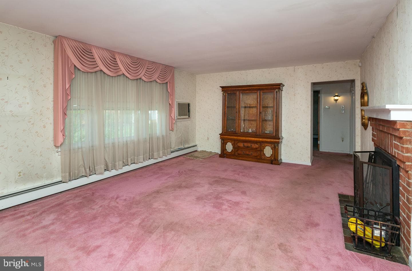 2215 Dickens Lane photo 7