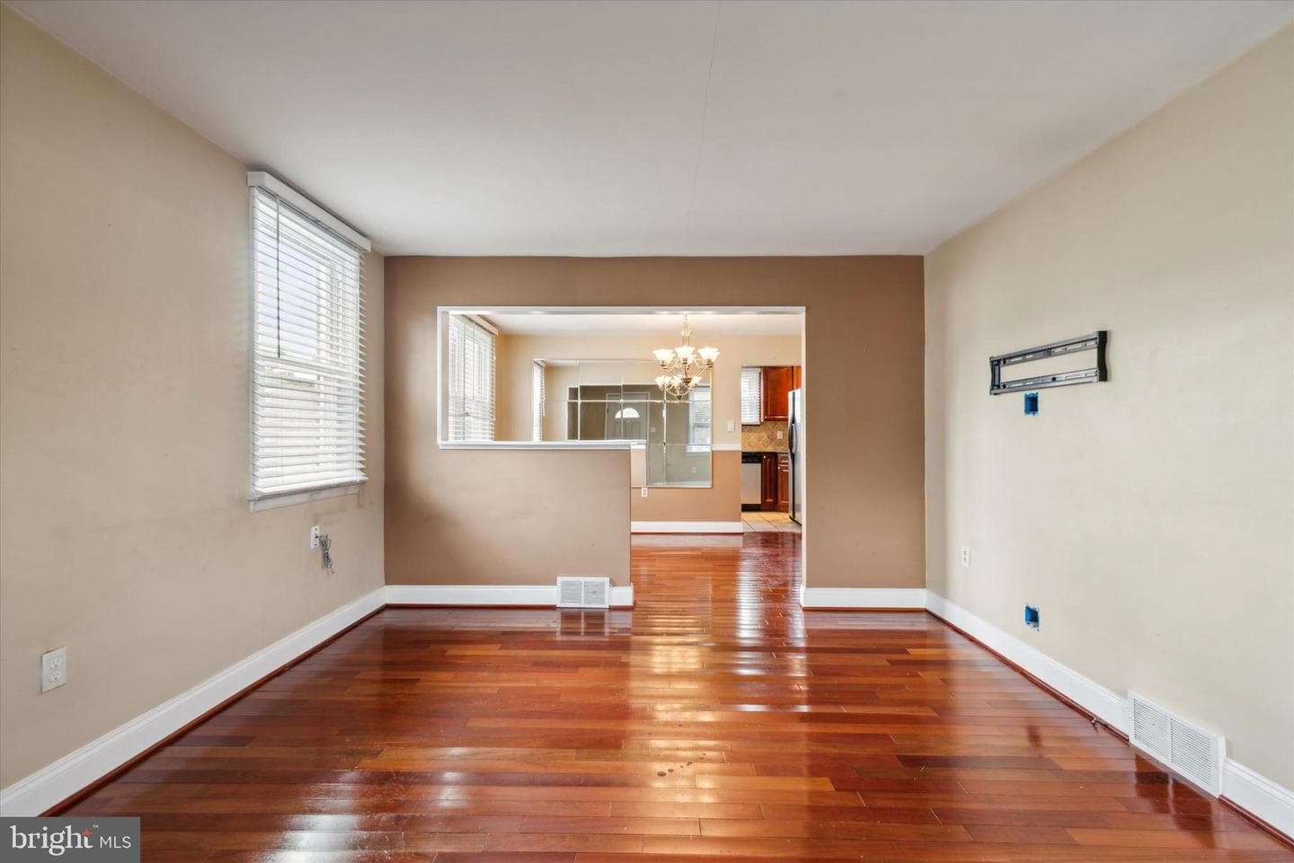 514 Blythe Avenue photo 5