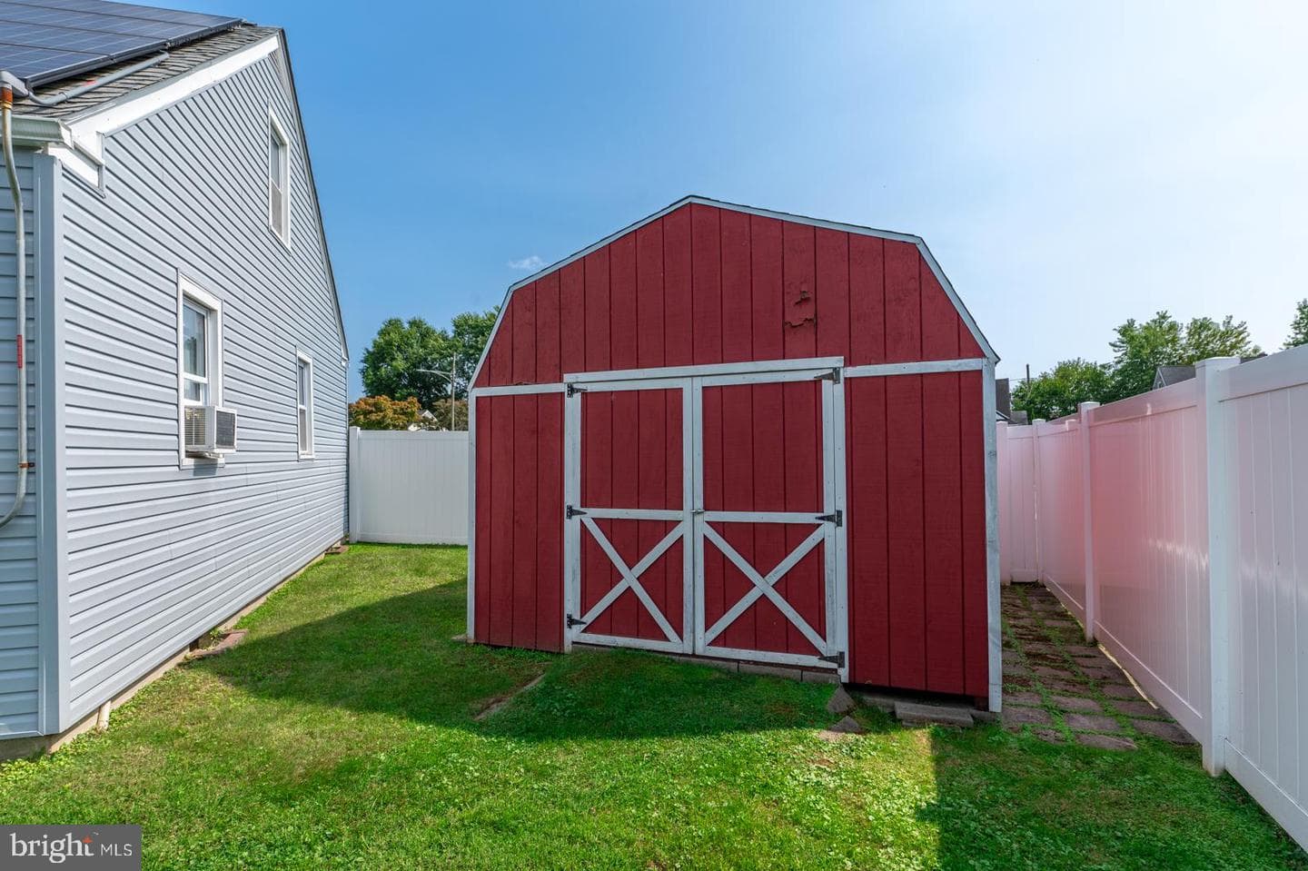 3451 Victor Avenue photo 9