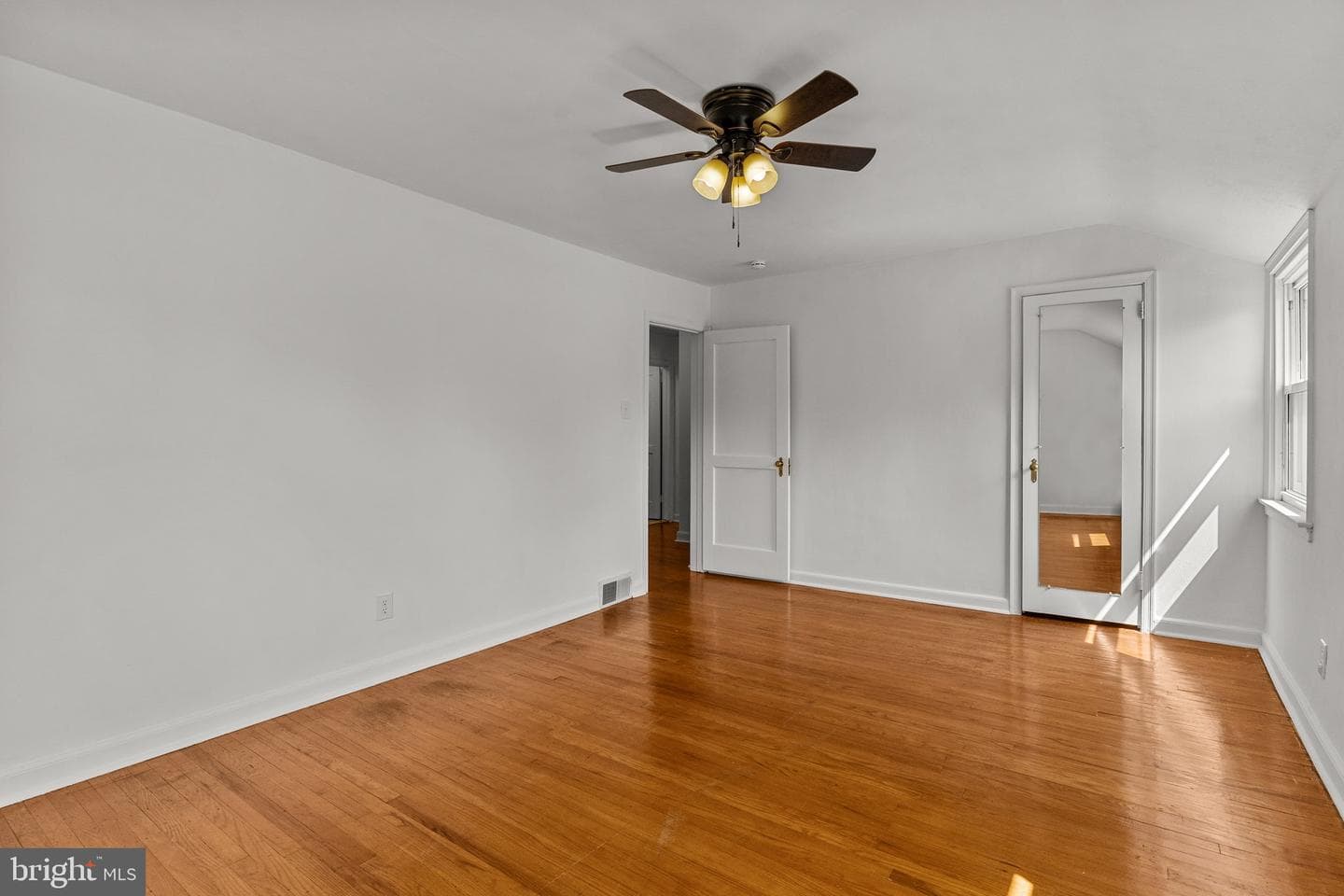 1310 Roosevelt Avenue photo 14