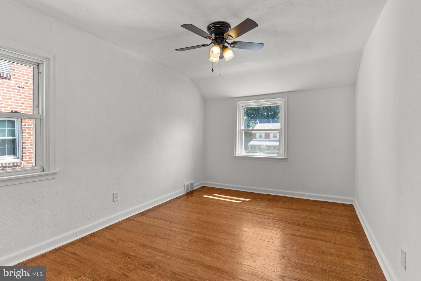 1310 Roosevelt Avenue photo 15