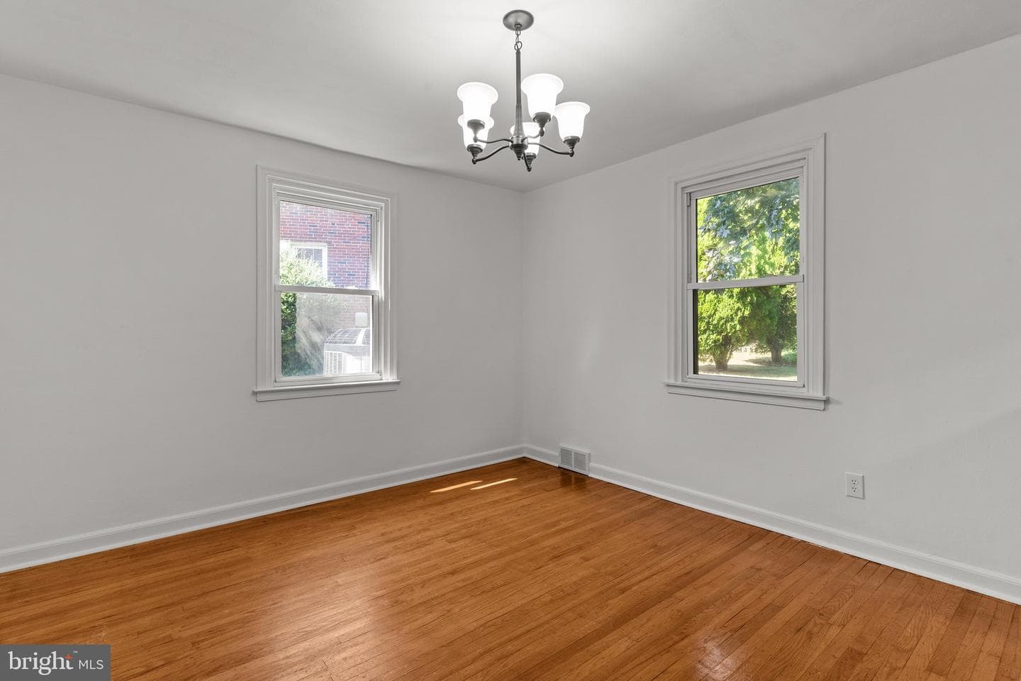 1310 Roosevelt Avenue photo 6