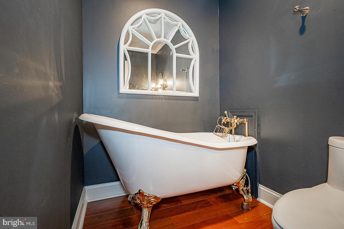138 Montrose Avenue ##54 photo 30