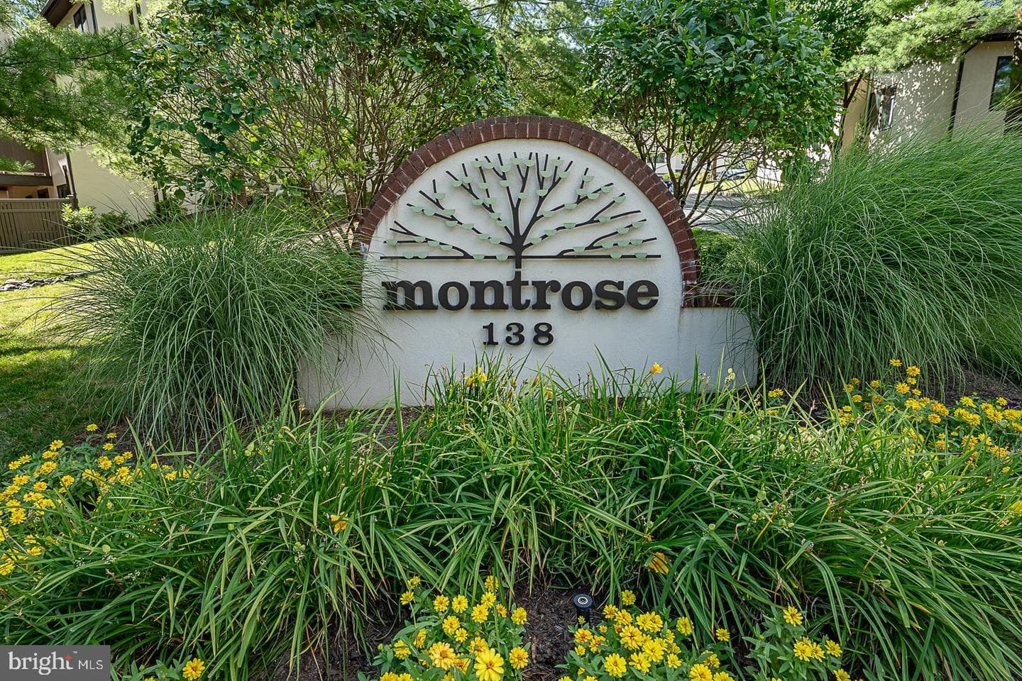 138 Montrose Avenue ##54 photo 39