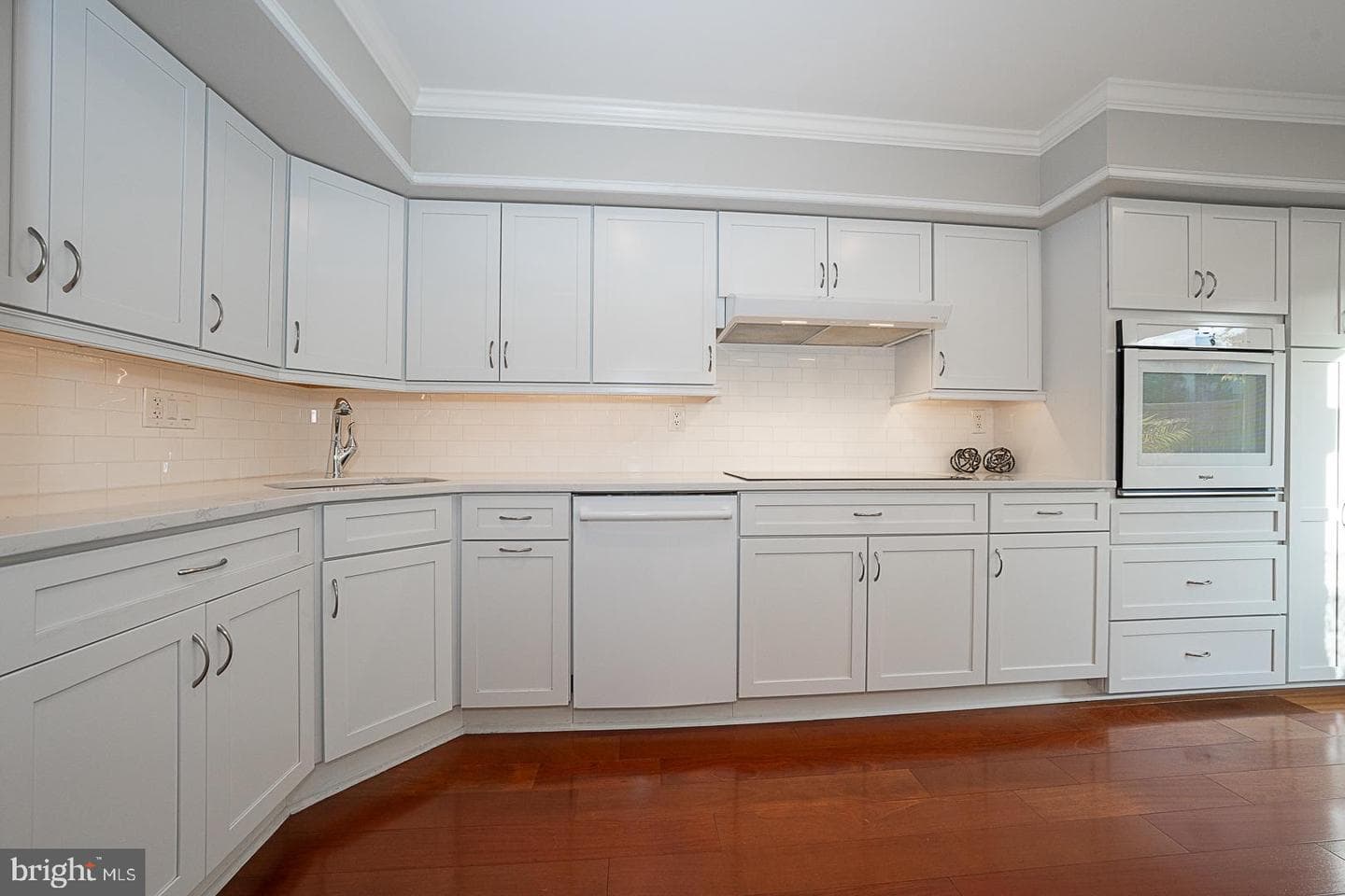 138 Montrose Avenue ##54 photo 8