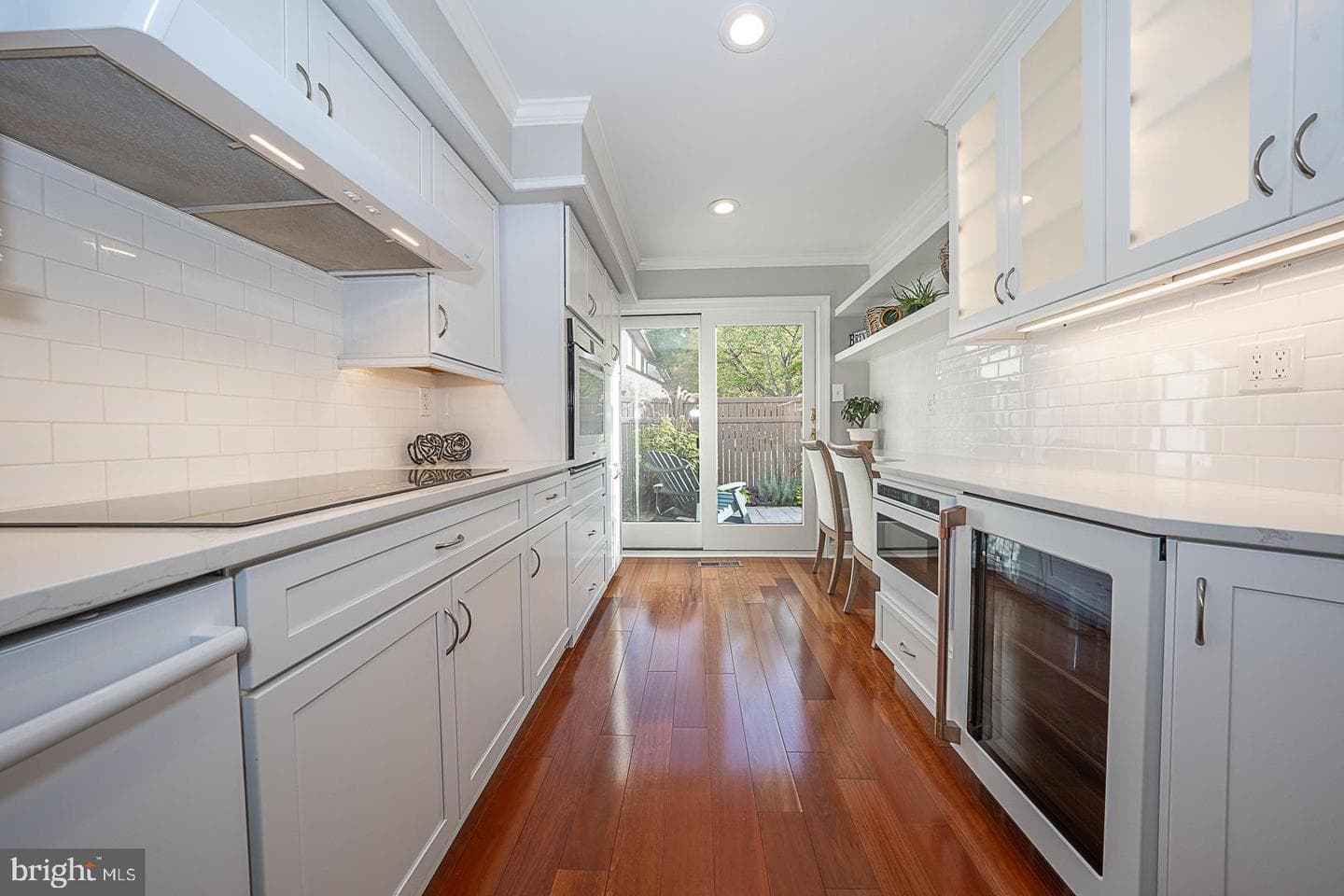 138 Montrose Avenue ##54 photo 9
