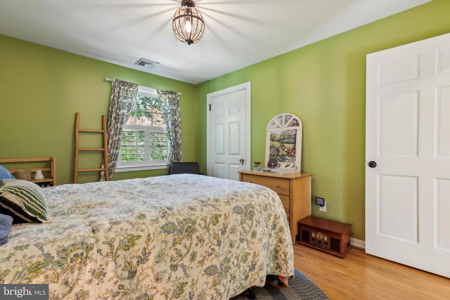 548 N Wayne Avenue photo 38