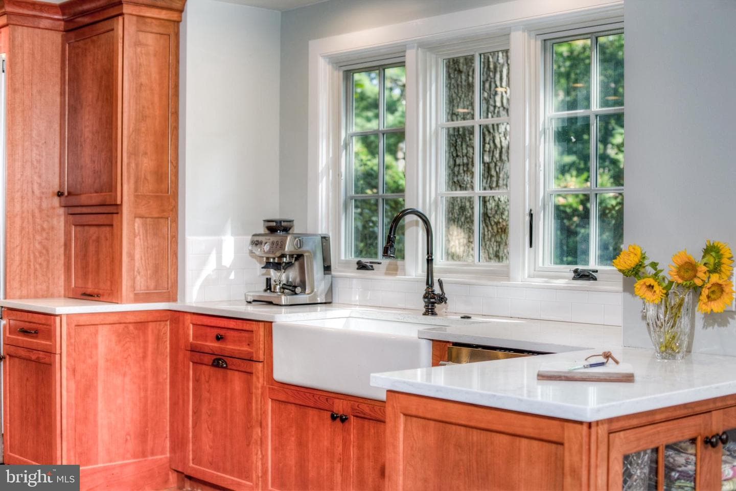 548 N Wayne Avenue photo 9