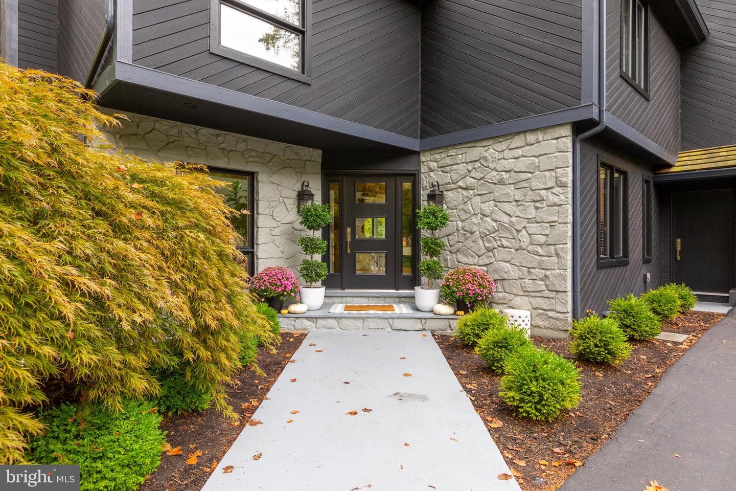 5 Diamond Drive photo 4