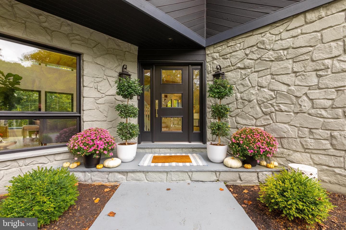 5 Diamond Drive photo 5