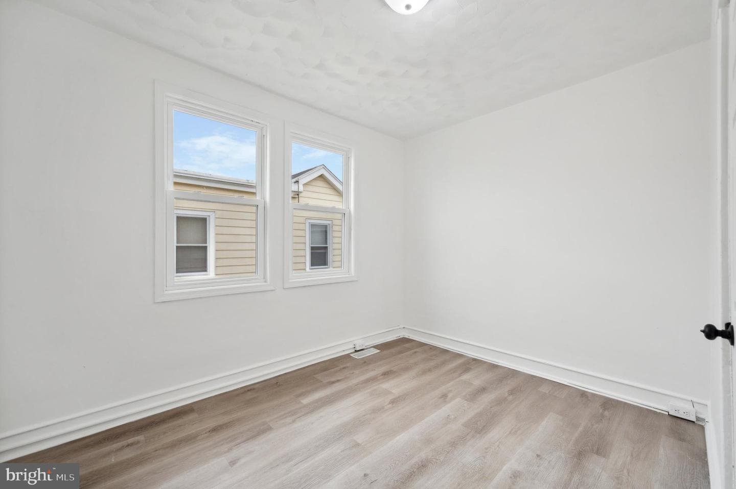 903 Yeadon Avenue photo 11