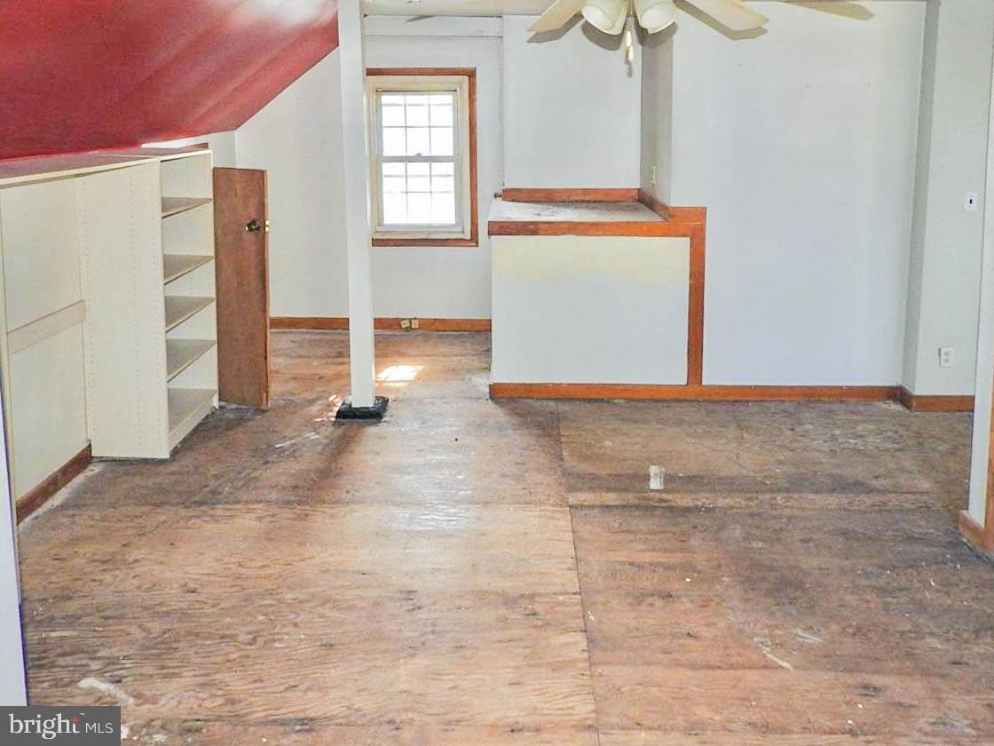 905 Springfield Road photo 23