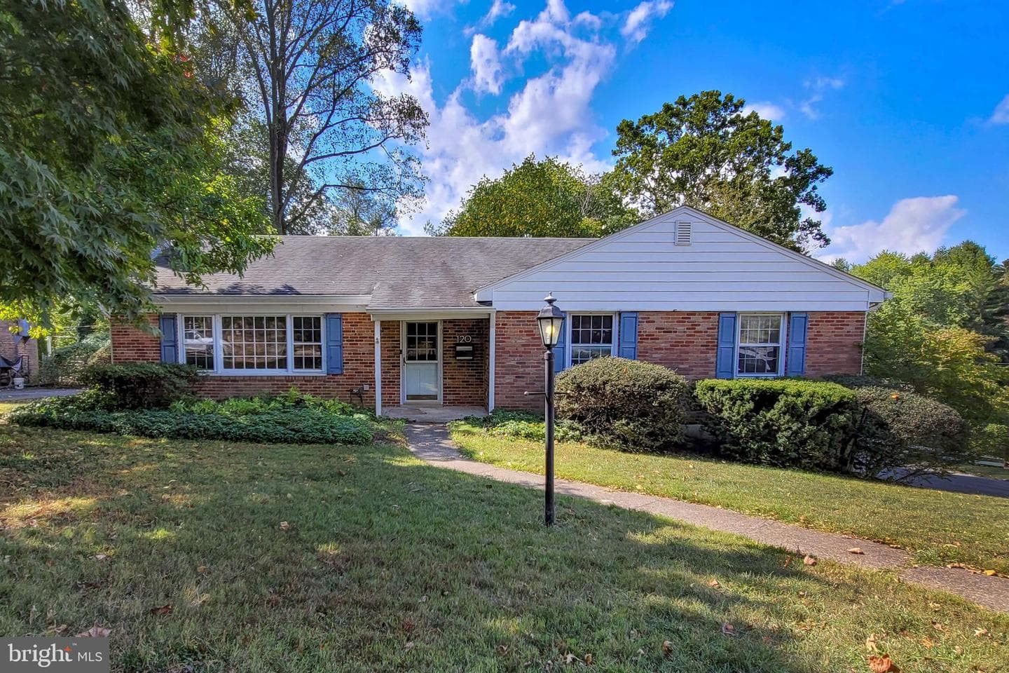 120 Snyder Lane photo 1