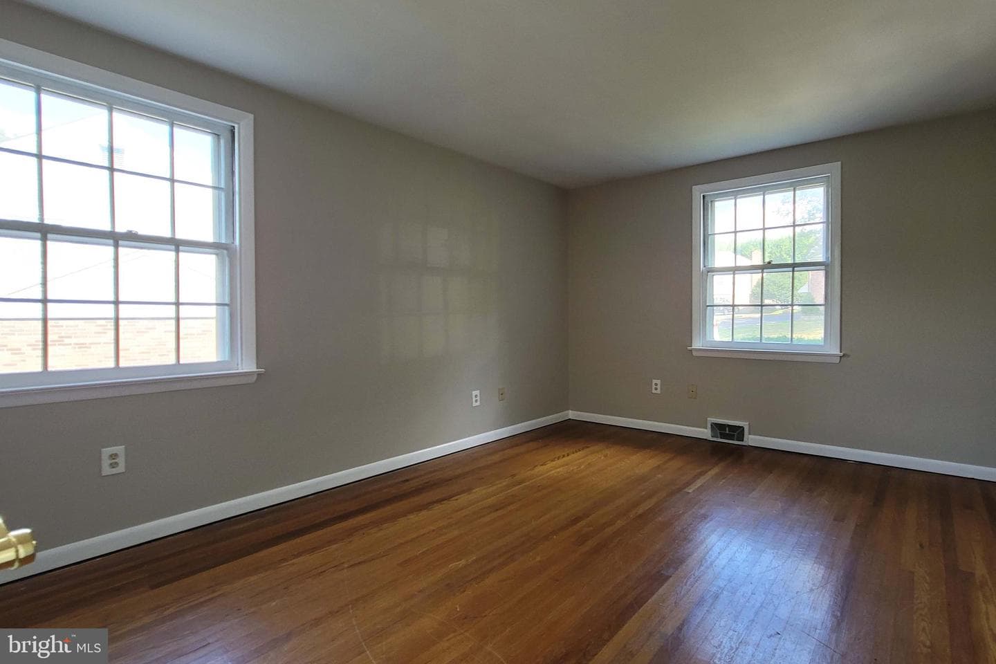 120 Snyder Lane photo 15