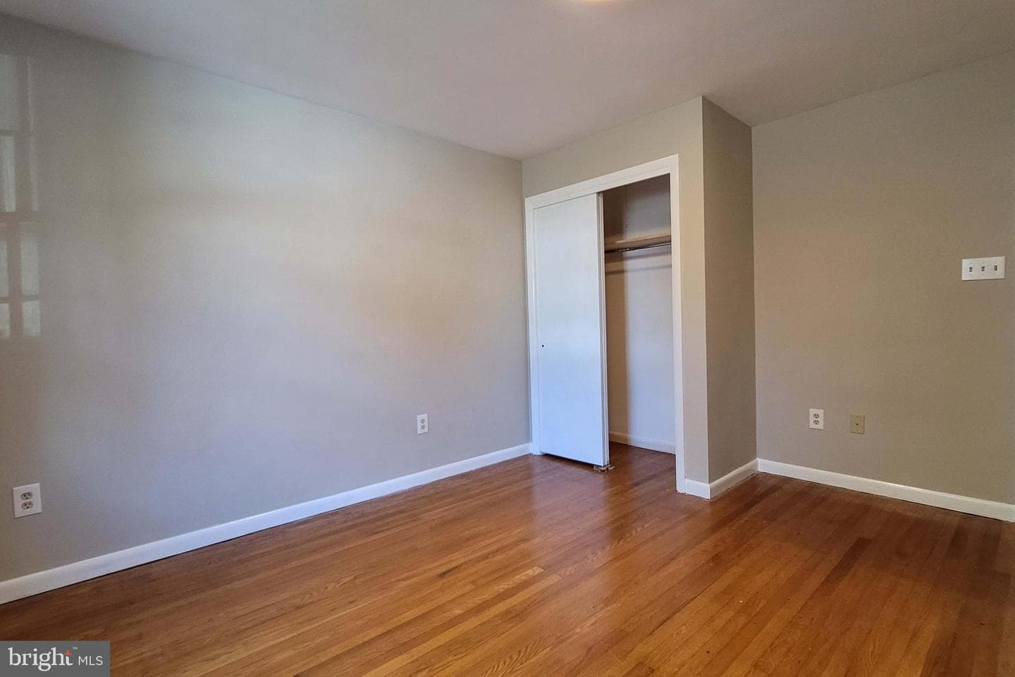 120 Snyder Lane photo 18