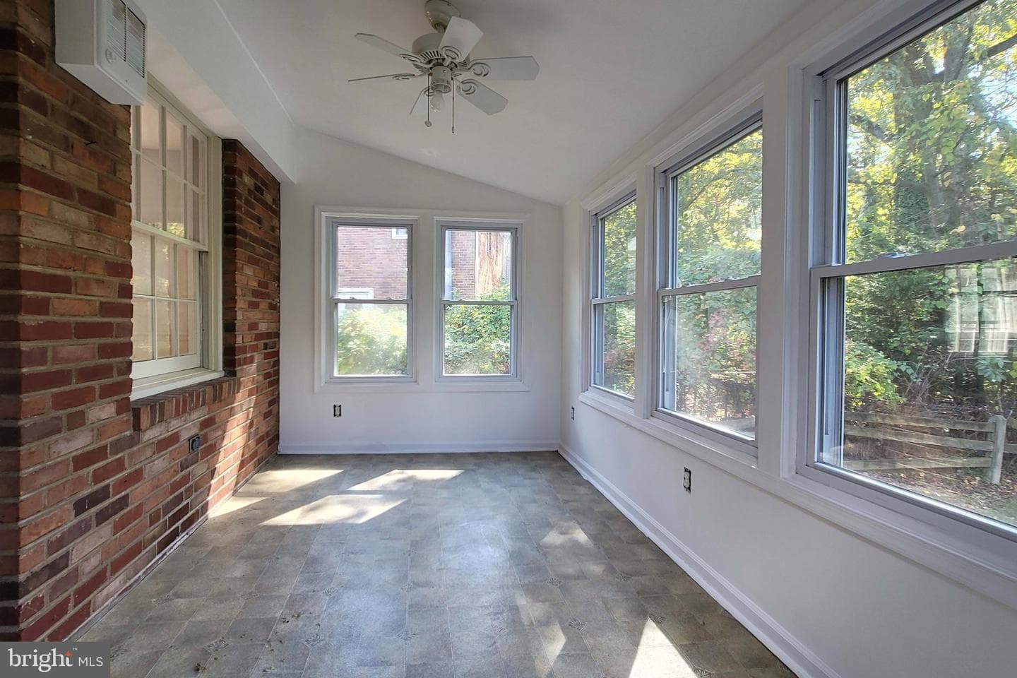 120 Snyder Lane photo 22