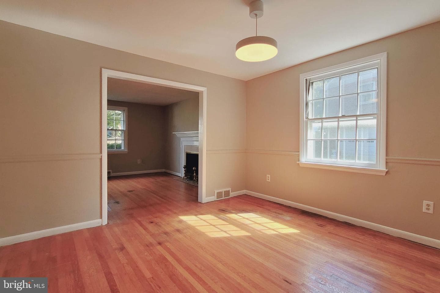120 Snyder Lane photo 8