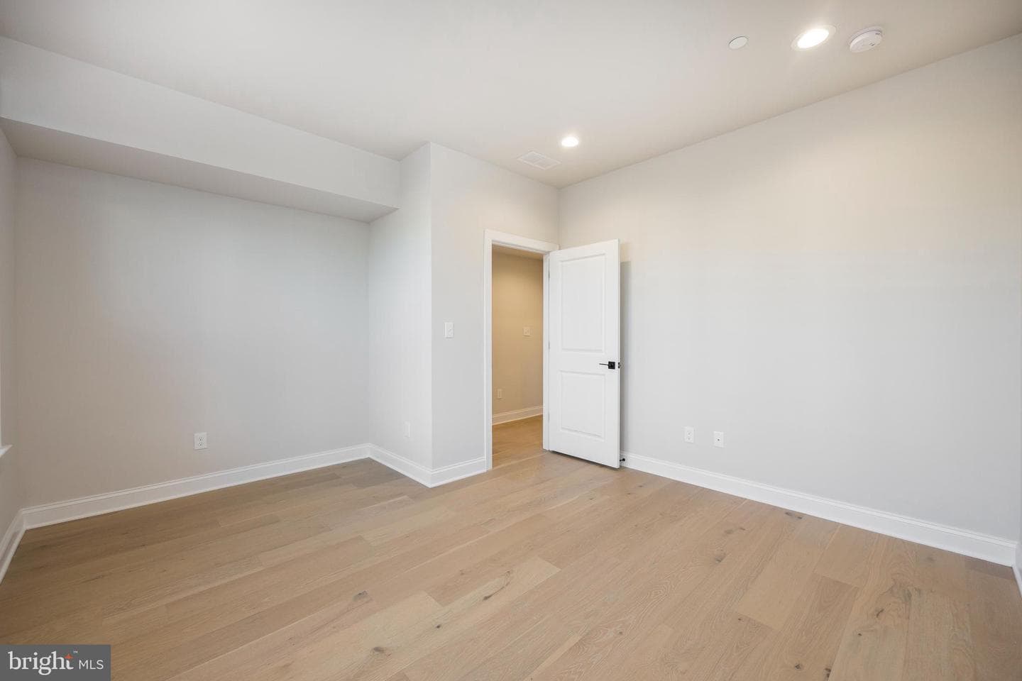 320 Squire Drive #20d photo 32