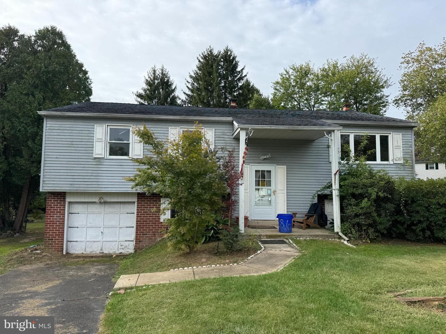 742 Goodale Drive photo 1