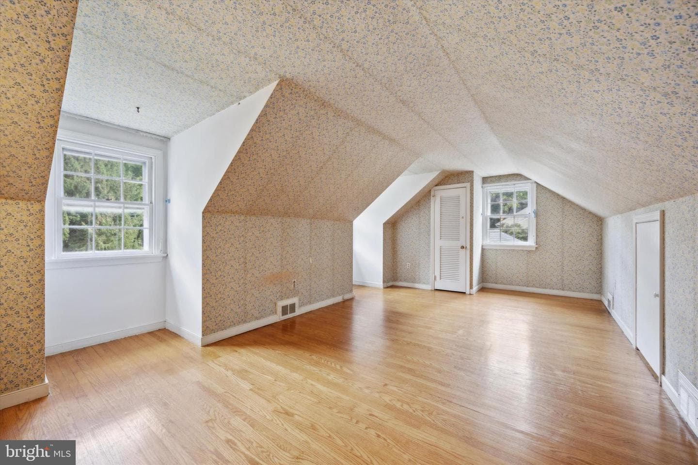 722 Sproul Road photo 15