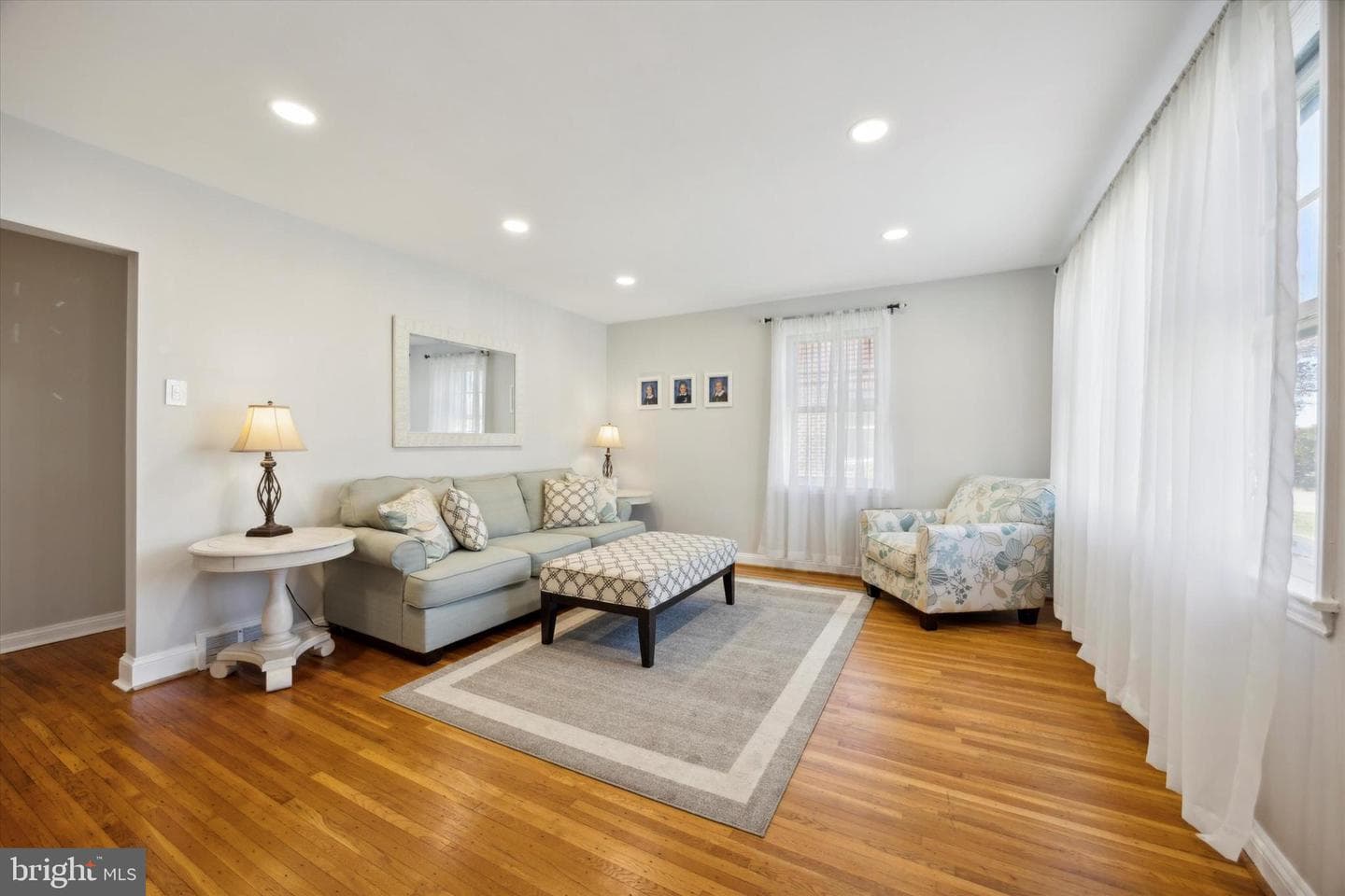 1372 Harrington Road photo 3