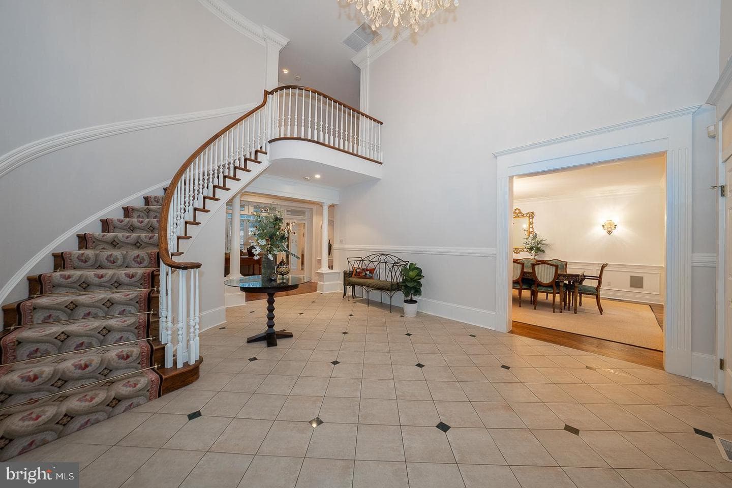 107 Leighton Drive photo 2