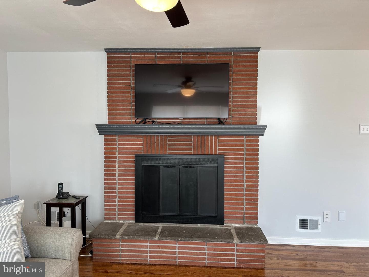 1136 Flora Lane photo 12