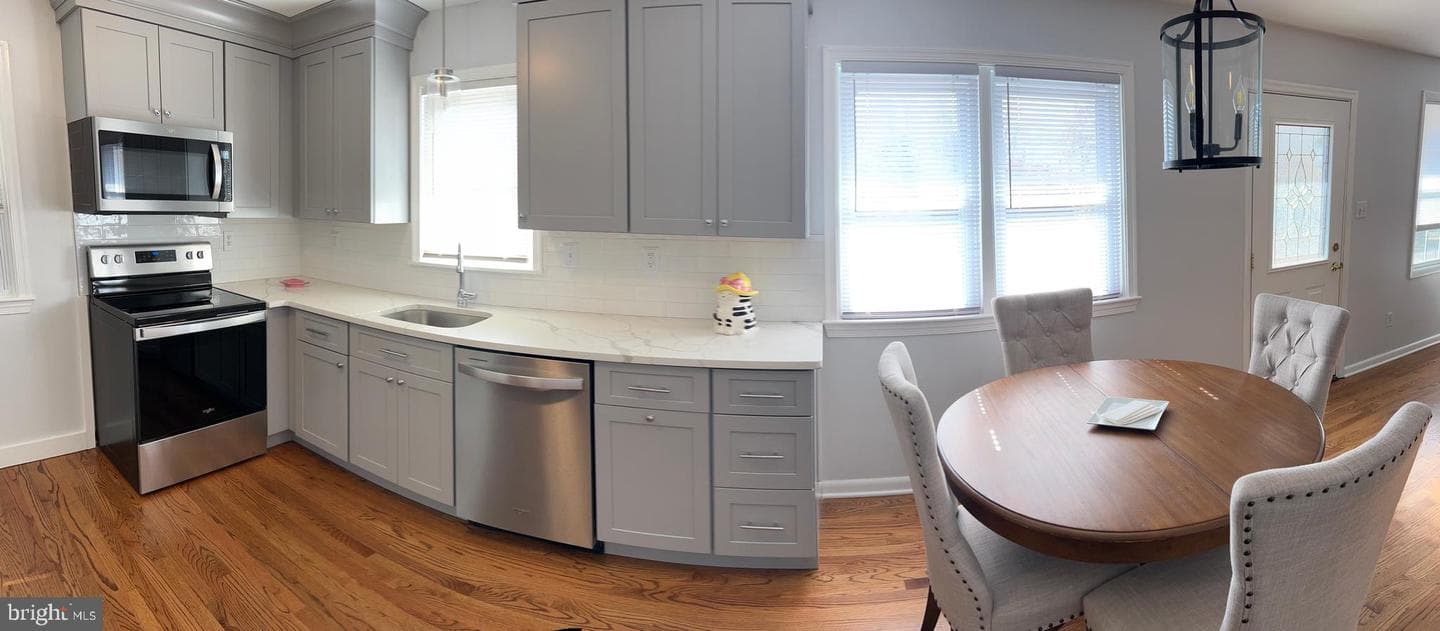 1136 Flora Lane photo 5