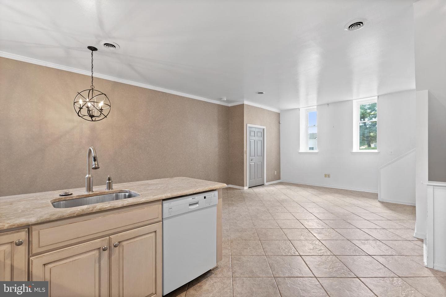 247 Moria Place photo 11