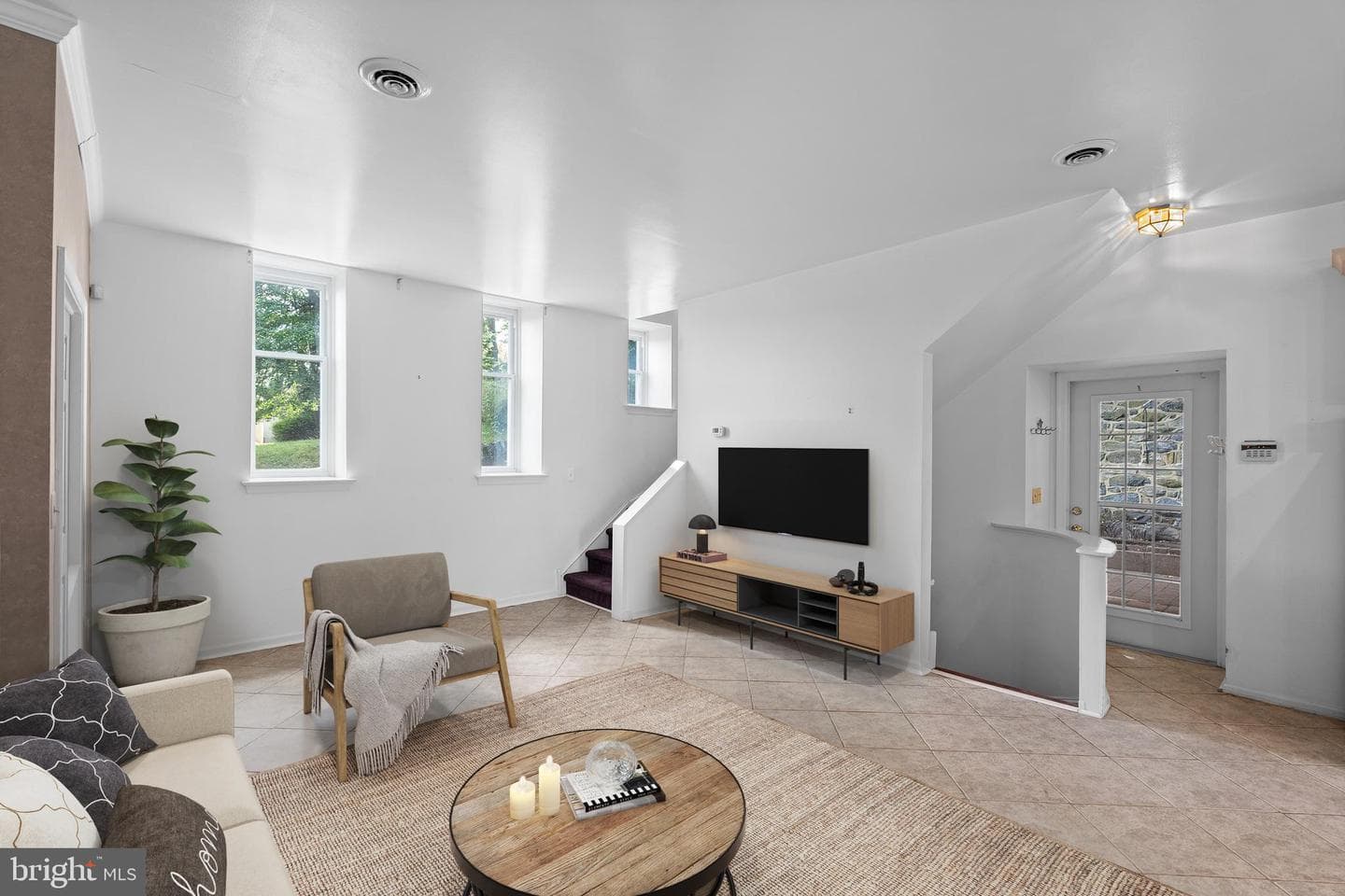 247 Moria Place photo 6