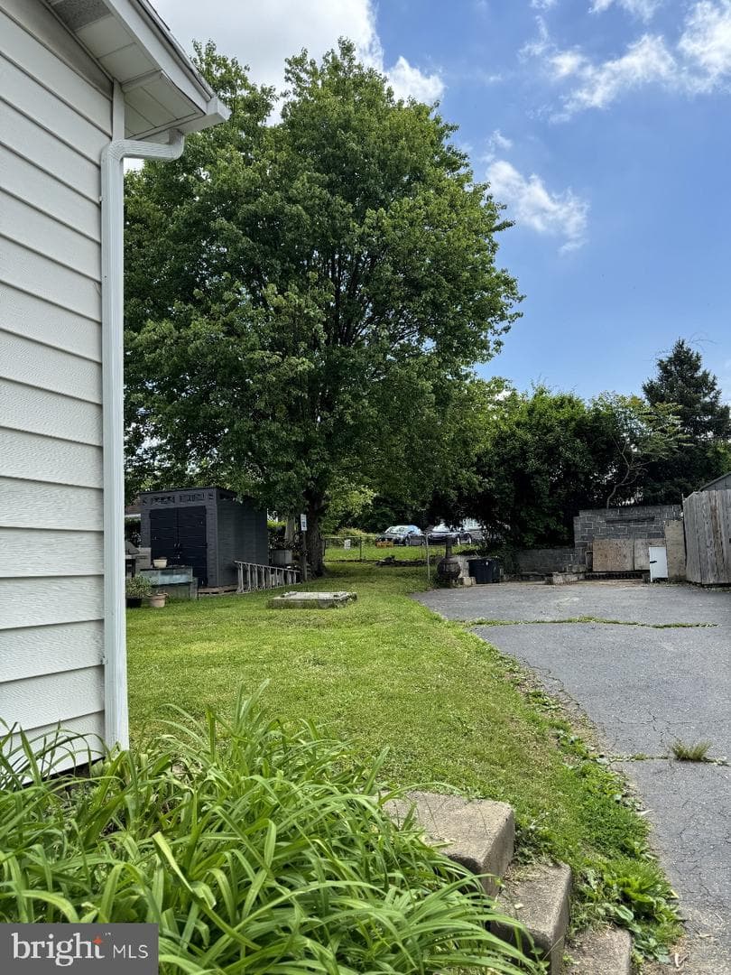 431 S Scott Avenue photo 15