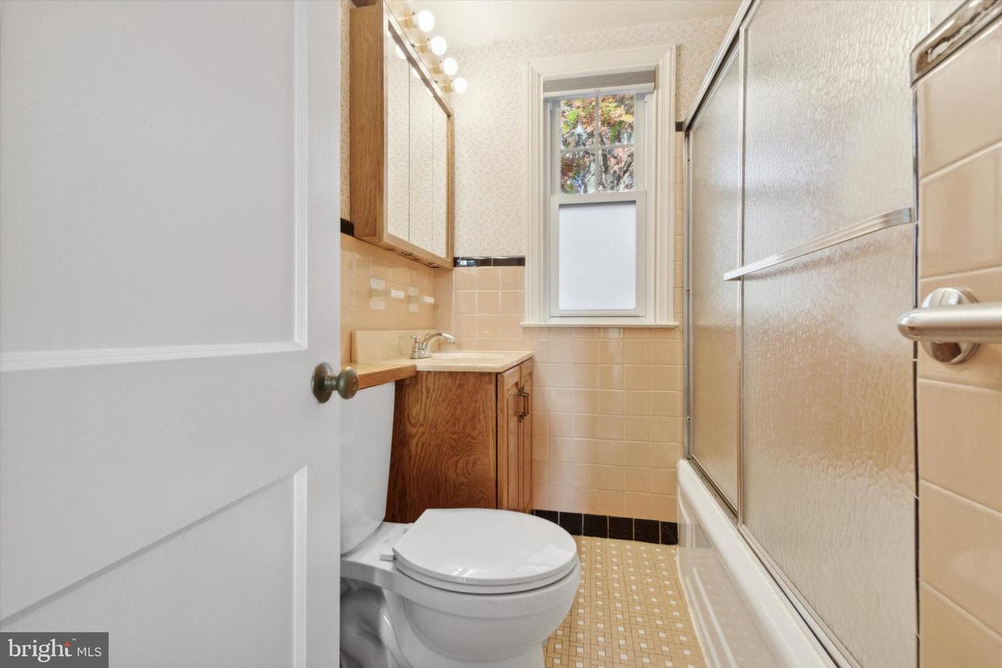 709 Tasker Street photo 14
