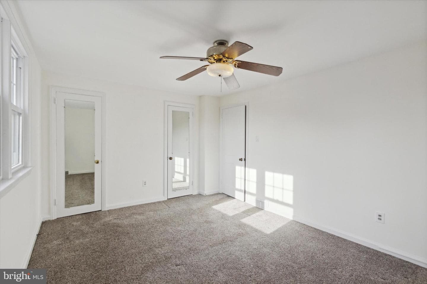 709 Tasker Street photo 23