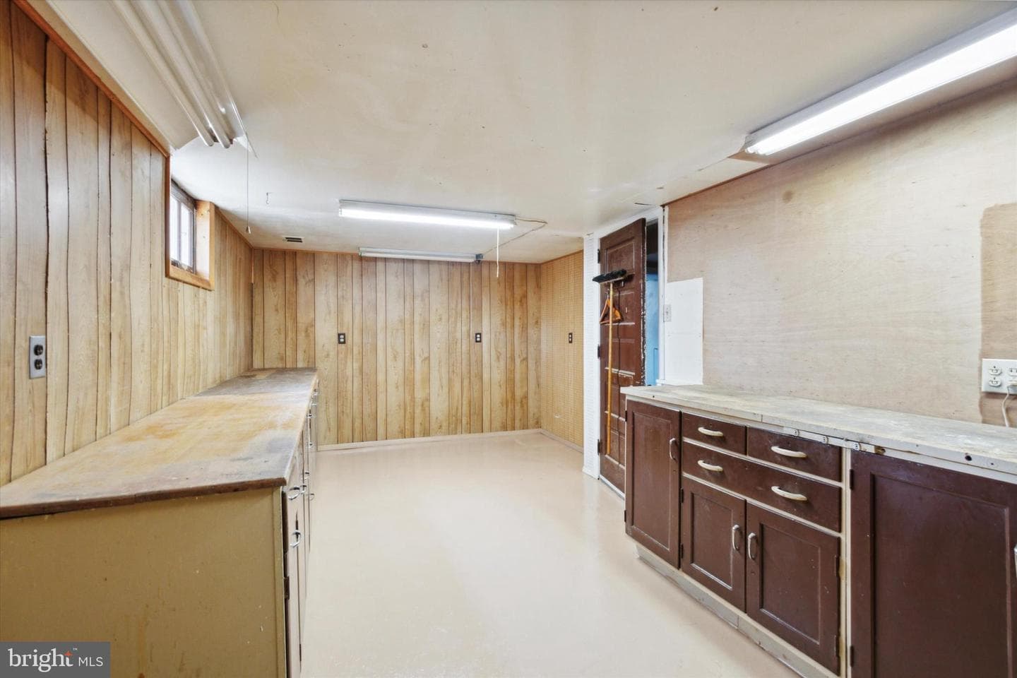 709 Tasker Street photo 29